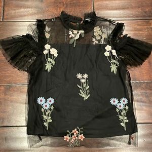 Lea & Viola Lace Sleeved Top